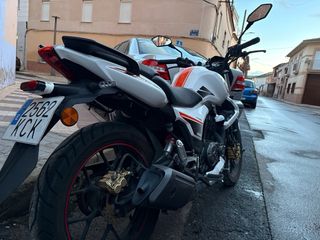 Moto Keeway RKS 125 Blanca