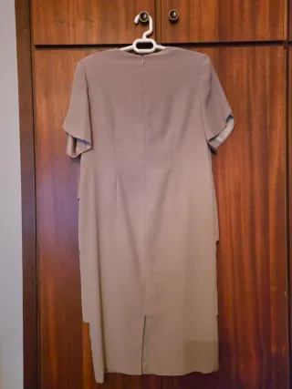 Vestido y guardapolvo beige perfecto estado