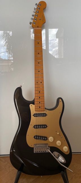 Fender Stratocaster American Ultra 2023