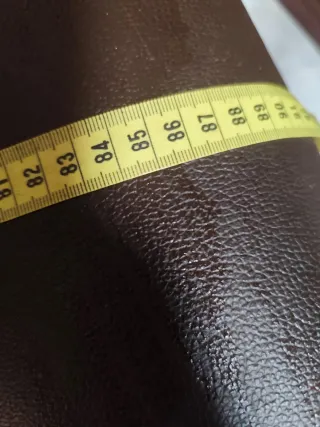 Elegante sillón elevador de piel