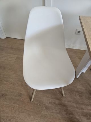 Comedor 6 sillas (1 rota)