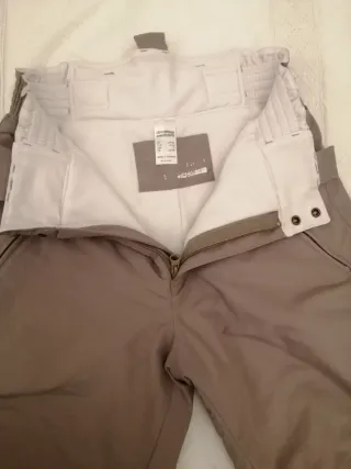 Pantalón de esquí marrón. Talla 12 años.