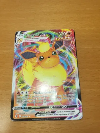 Carta Pokémon Flareon VMAX 018/203
