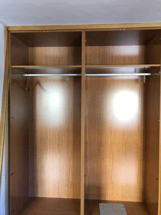 Armario vestidor de madera