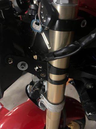 Faro delantero moto con intermitentes es de yamaha