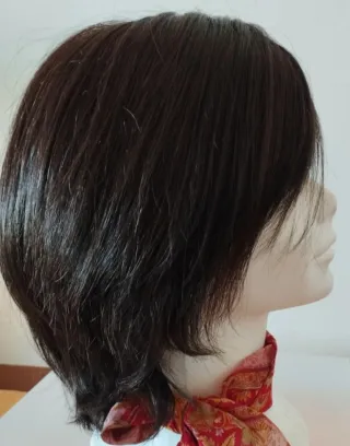 Peluca castaño oscuro natural