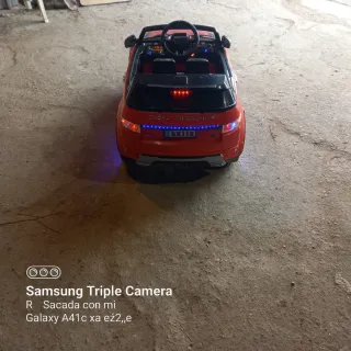 Coche electrónico infantil con luces y sonidos