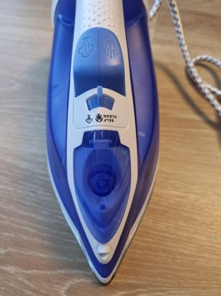 Plancha de vapor Bluesky 2000W