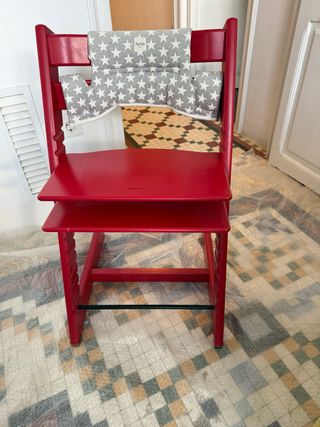 Trona Stokke Roja + Funda Estrellas
