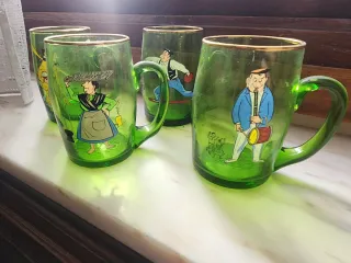 Colección vasos y jarra. PRECIO NEGOCIABLE.