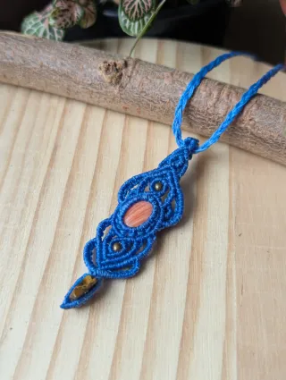 Collar Macramé con Piedras Naranja y Azul