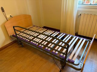 Cama articulada geriátrica eléctr madera y metal