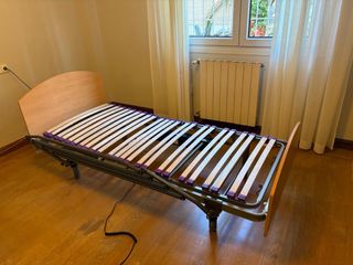 Cama articulada geriátrica eléctr madera y metal