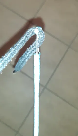 Enhebrador muelle para cordon / elastico pantalon.