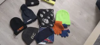 Cappellini Nike e Adidas e altre sciarpe e foulard