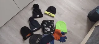 Cappellini Nike e Adidas e altre sciarpe e foulard