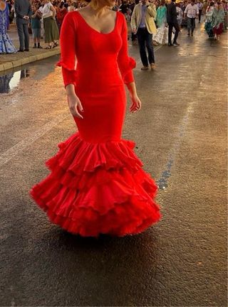 Traje de flamenca rojo volantes