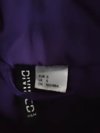 Chaqueta puffy morada · H&M · S (perfecto estado)