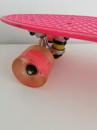 Monopatín rosa tipo Penny Board