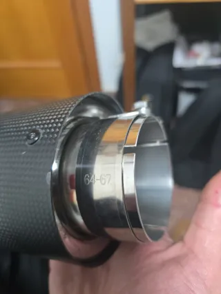 Cola de escape carbono nueva