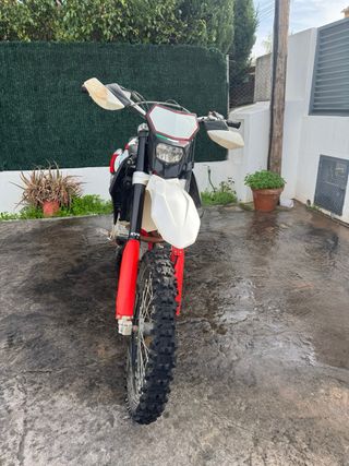 Moto Enduro SWM RS300R
