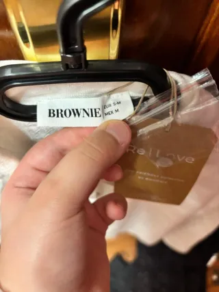 Ropa brownie S camisa y pantalón blanco