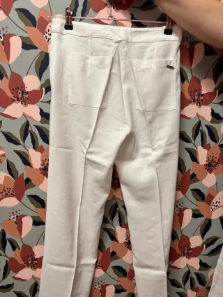 Ropa brownie S camisa y pantalón blanco