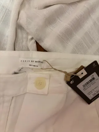 Ropa brownie S camisa y pantalón blanco