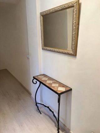 Recibidor y espejo de entrada