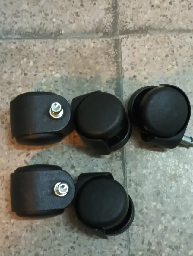 Ruedas de click para muebles