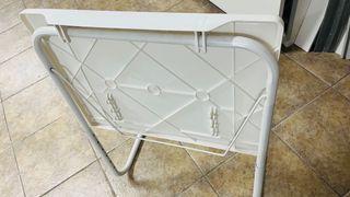 Mesa auxiliar plegable blanca