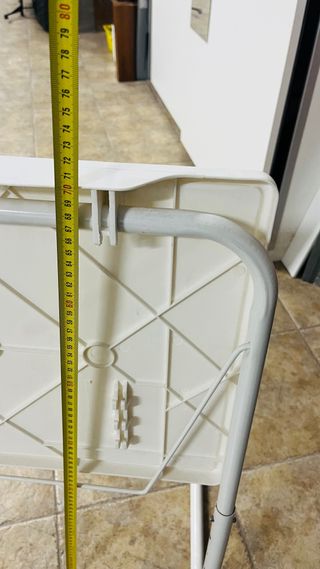 Mesa auxiliar plegable blanca