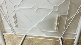 Mesa auxiliar plegable blanca