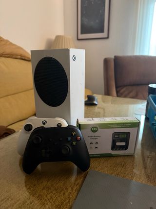 Xbox Series S 512GB + 2 Mandos