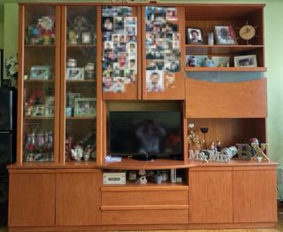 Mueble de salón madera y cristal color cerezo