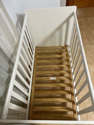 Cuna de bebé blanca