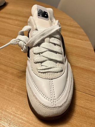 Zapatillas New Balance Blancas y Negras