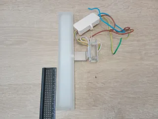 Lámpara LED Baño Cristal Metal