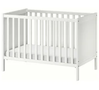 Cuna bebé blanca con colchón