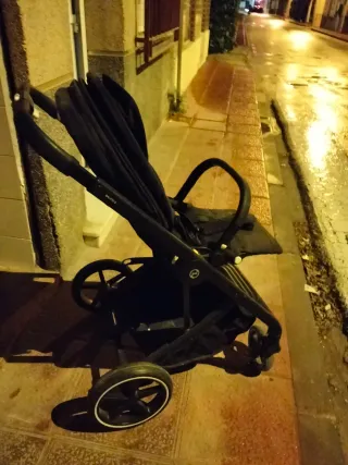 Passeggino Cybex con ovetto nero