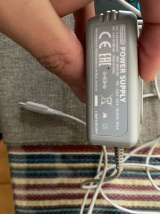 Nintendo 2DS XL Negra y Azul con Estuche + Cargado