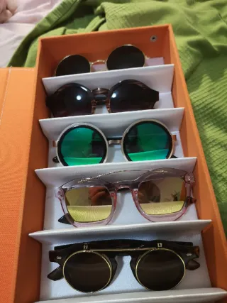 Colección gafas de sol vintage y caja organizadora