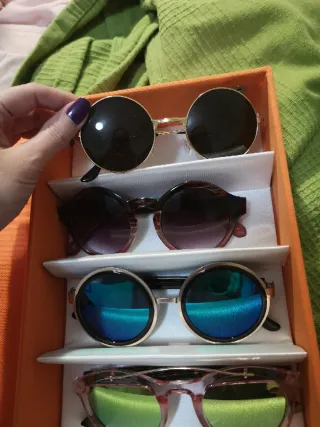 Colección gafas de sol vintage y caja organizadora