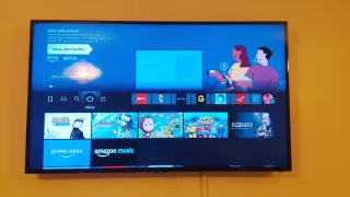 Televisor Samsung 65 Negro con patas Negociable