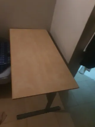 Mesa grande de madera y metal