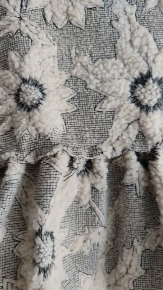 Top peplum flores Zara beige/negro