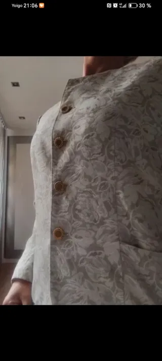 Conjunto traje chaqueta beige