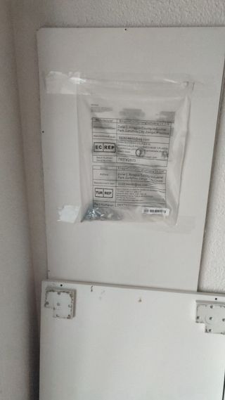 Armario blanco de madera