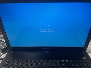 Portátil ASUS i3 4GB RAM 320GB + Cargador