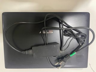 Portátil ASUS i3 4GB RAM 320GB + Cargador